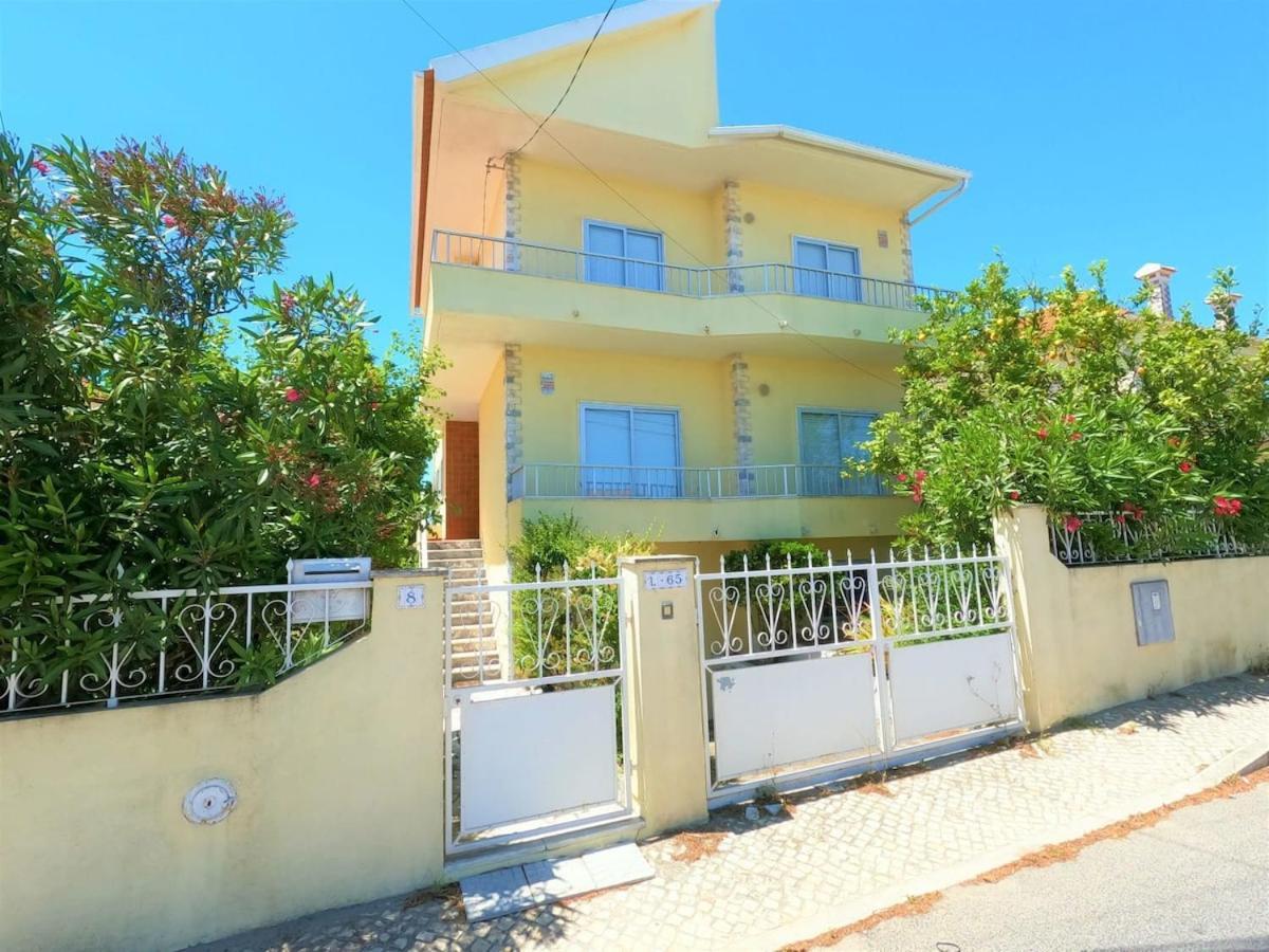 Apartment Caparica Cozy T2 With Pool Charneca Da Caparica Lisboa